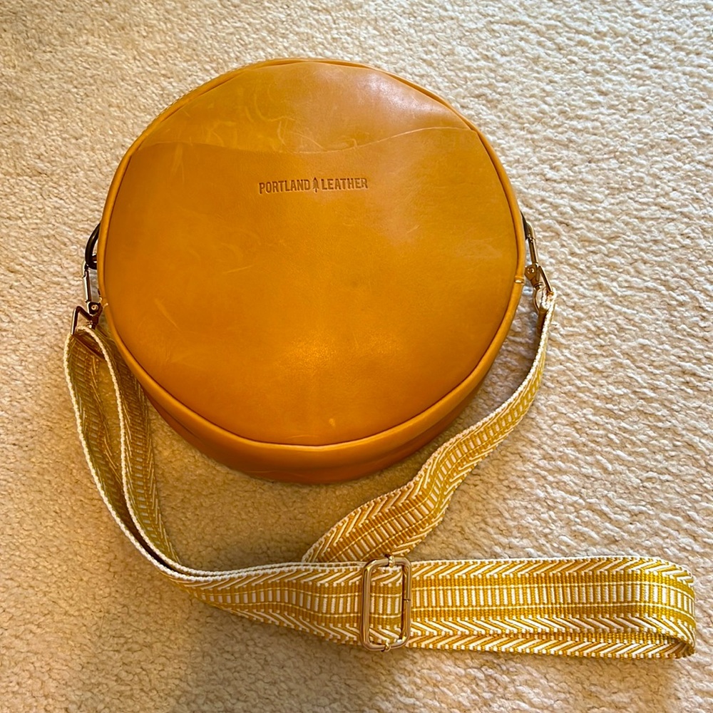 Portland Leather Large Circle 🌻
